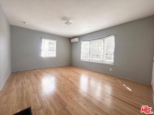 Foto del edificio - 940 Milwood Ave