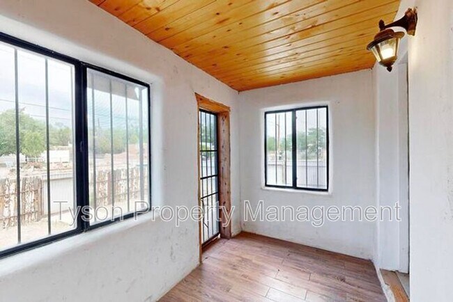 Foto del edificio - 1630 Griegos Rd NW