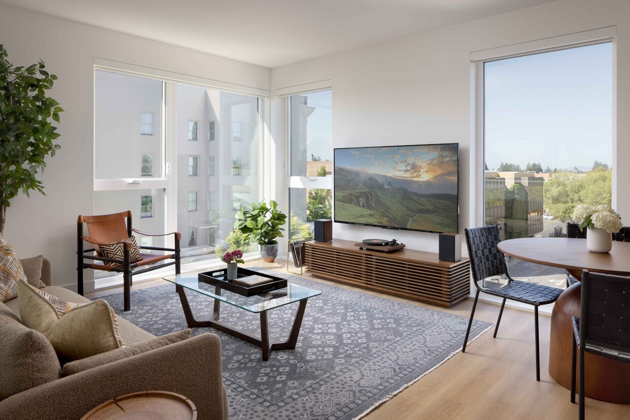 Primary Photo - Felix