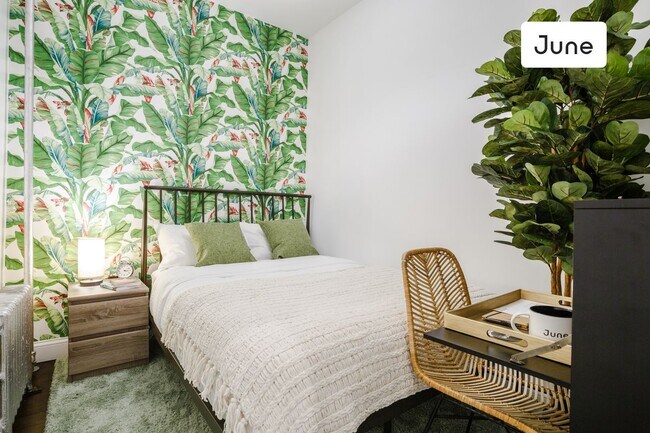 Foto del edificio - ROOM ONLY in 4-bed/1.0-bath Home