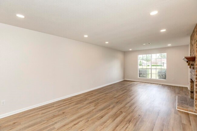 Foto del edificio - 8930 Manion Dr