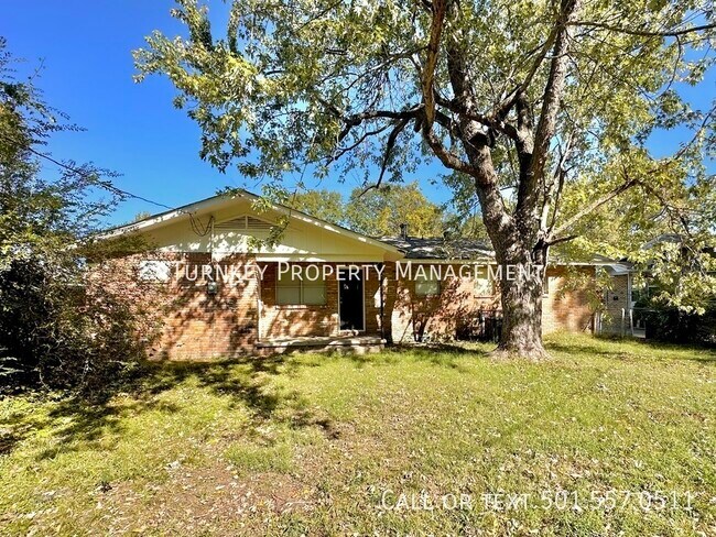 Building Photo - 3300 Lilac St