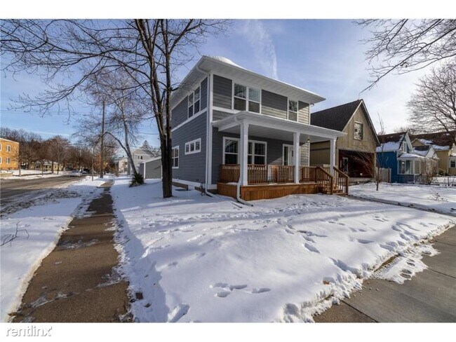 Foto del edificio - 4 br, 2 bath House - 2826 Bryant Ave N