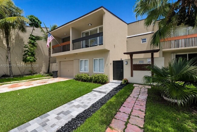 Building Photo - 9133 Fontainebleau Blvd