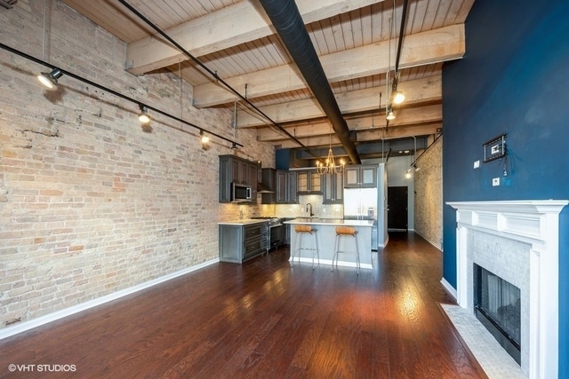 Building Photo - 375 W Erie St