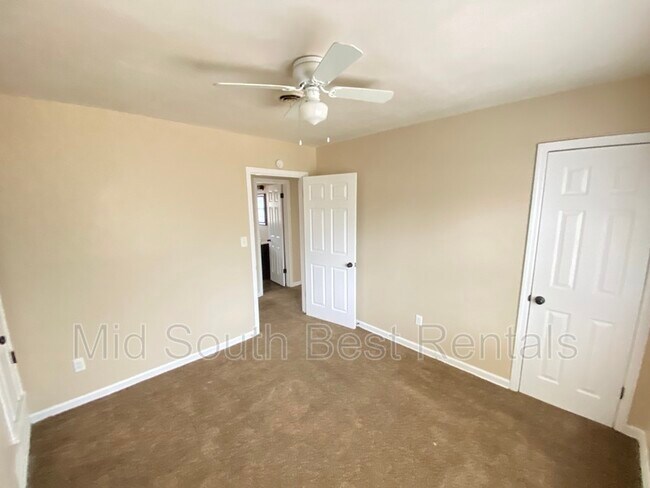 Foto del edificio - 5396 Lochinvar Rd