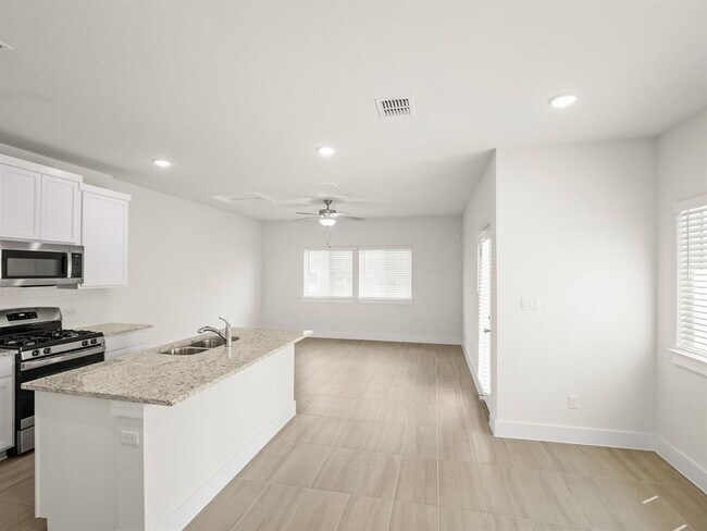 Building Photo - 145 Yearling Wy