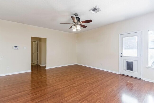 Building Photo - 214 Range Ln