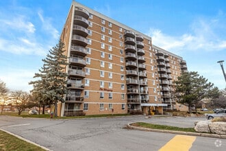 Building Photo - Glengarry