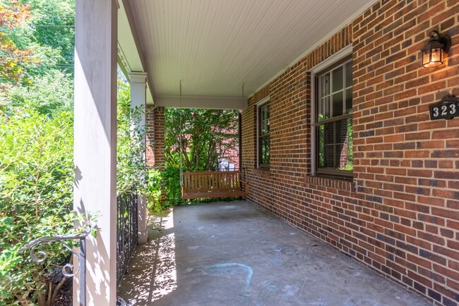Foto del edificio - 3237 Livingston St NW