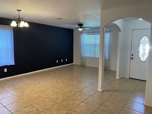 Building Photo - 2937 Santa Sofia St