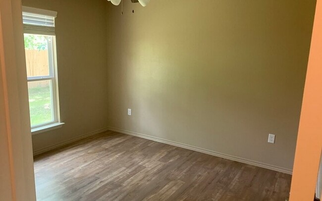 Building Photo - 5825 Delany Rd