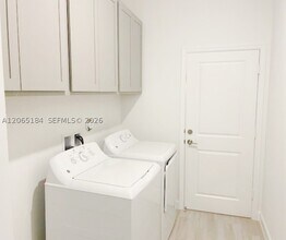 Building Photo - 1375 Orchard Dr