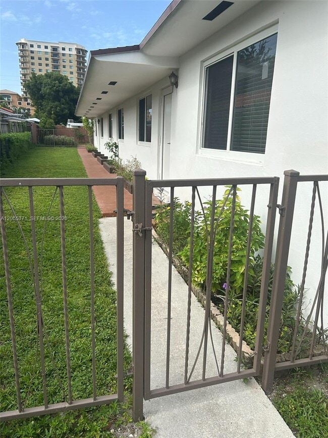 Foto del edificio - 4252 NW 3rd St