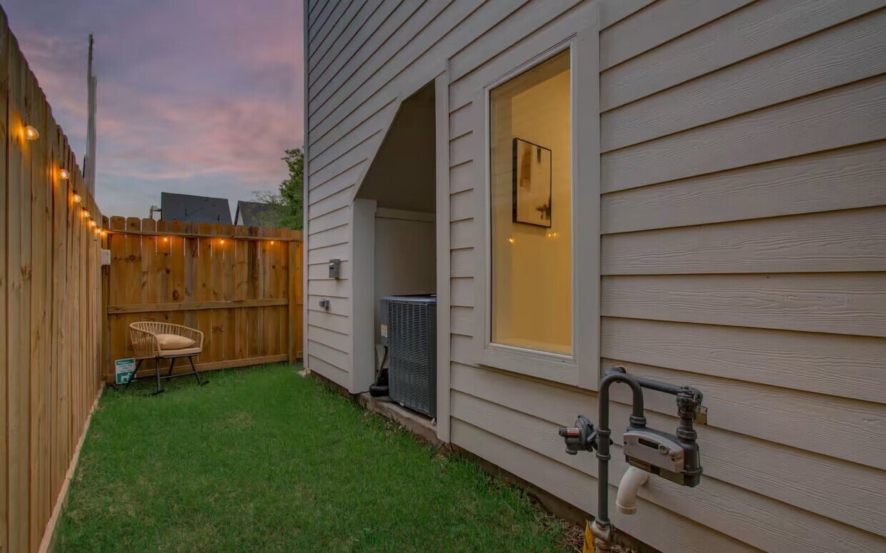 Foto del edificio - 3311 Daphne St