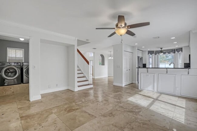 Foto del edificio - 5877 Las Colinas Cir