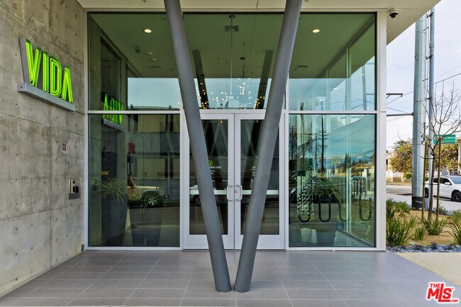 Foto del edificio - 11036 Moorpark St