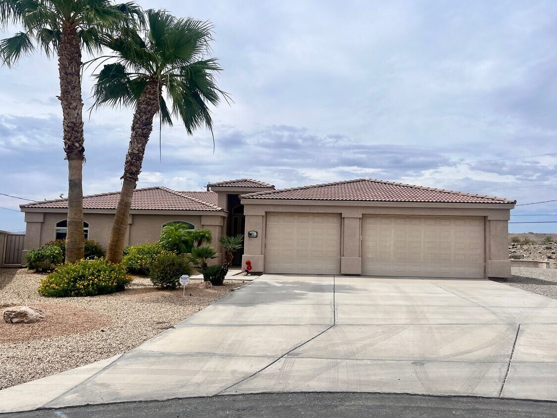 Primary Photo - Luxury short term furnished home