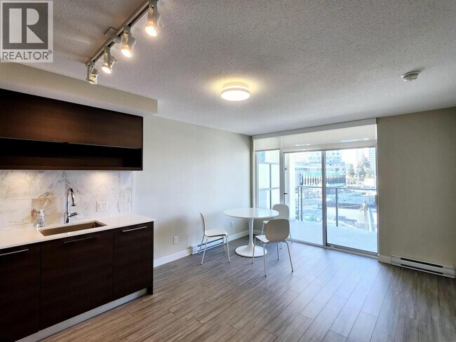 Photo du bâtiment - 570 Emerson St
