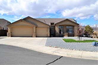 Building Photo - 111 Brassie Ct