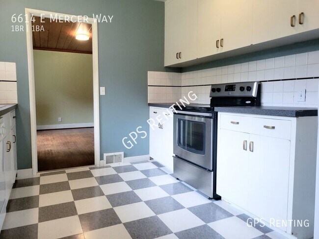 Building Photo - 1 bedroom 1 bath Cozy cottage
