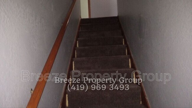 Building Photo - 1449 N Superior St
