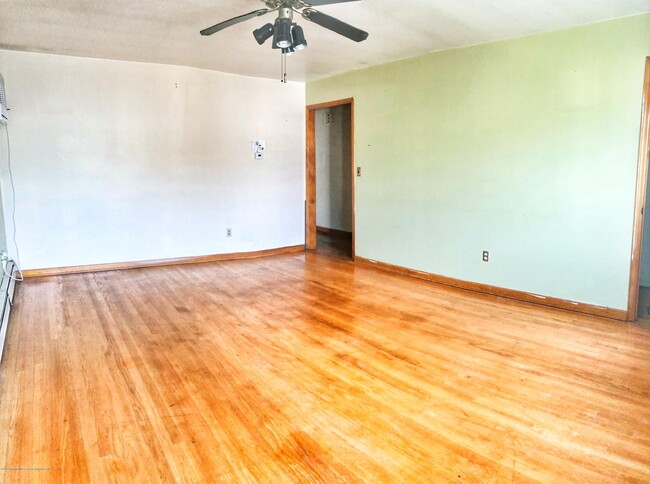 Foto del edificio - 636 Devine Ave