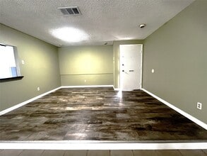 Building Photo - 731 Seafoam Rd