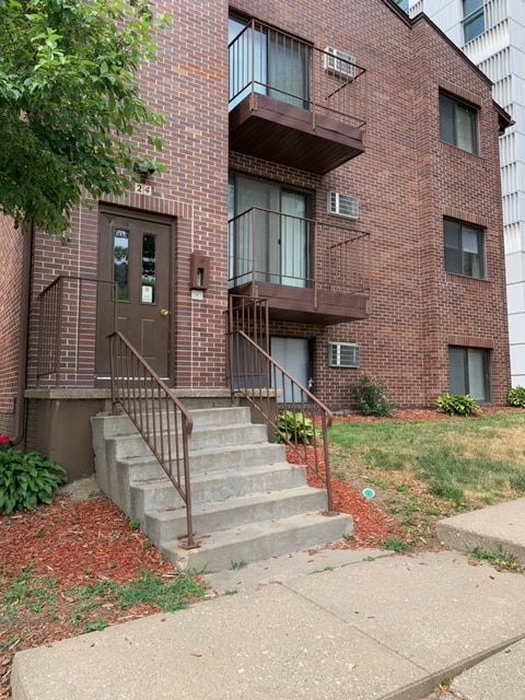 Building Photo - 24 E Court St
