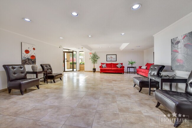 Building Photo - Beautiful View 2 Bed 2 Bath Condo for Rent in White Rock