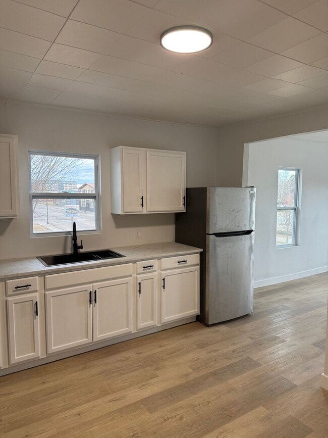 Building Photo - 1119 S Main St