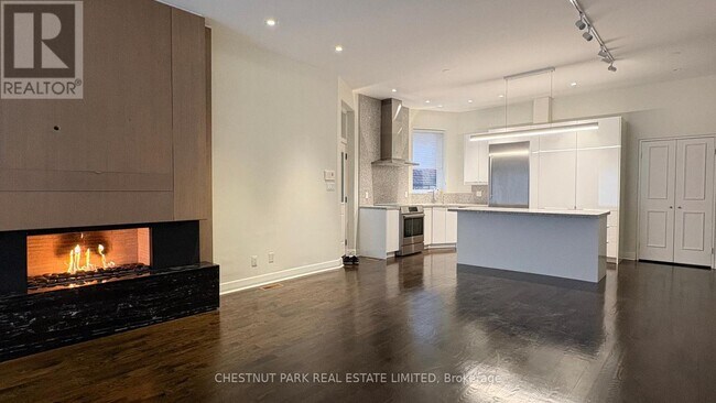 Building Photo - 127 Hazelton Ave