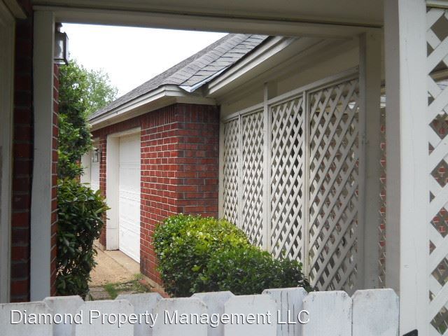 Building Photo - 4 br, 2.5 bath House - 105 Cambridge Circle