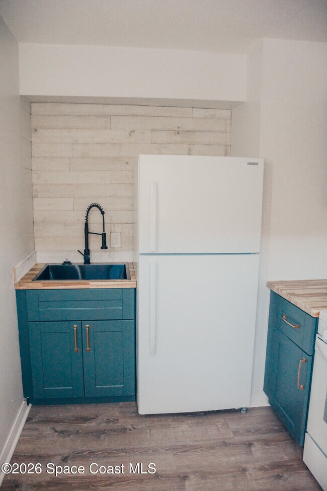 Foto del edificio - 211 Circle Dr