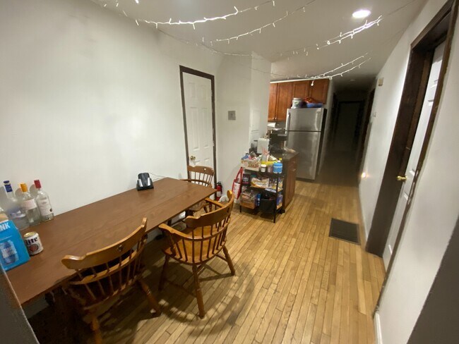 Foto del edificio - 10 Parker Hill Ave