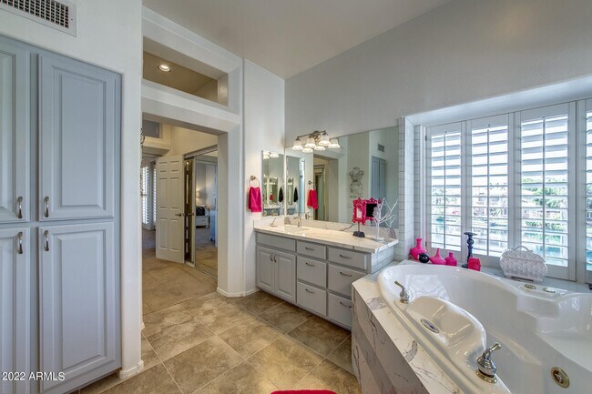 Foto del edificio - 2012 E Freeport Ln