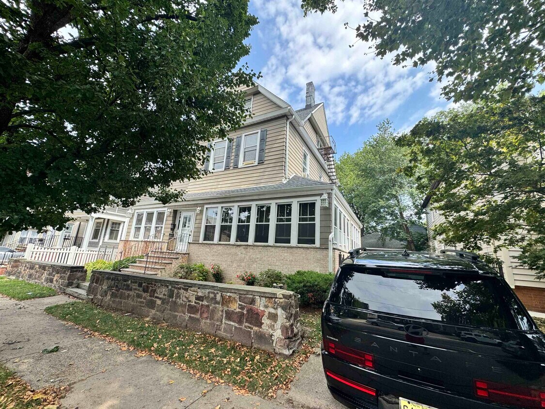 Foto principal - 93 W 35th St