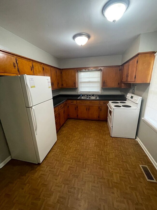 Foto del edificio - 2 Bed 1 Bath Duplex