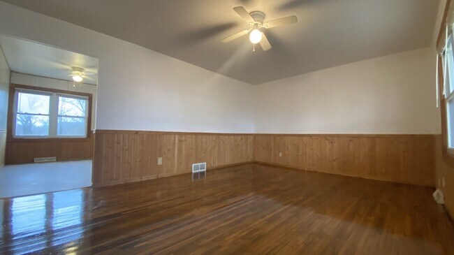 Foto del edificio - 3 Bedroom, 1 Bathroom Home Close to Fort L...