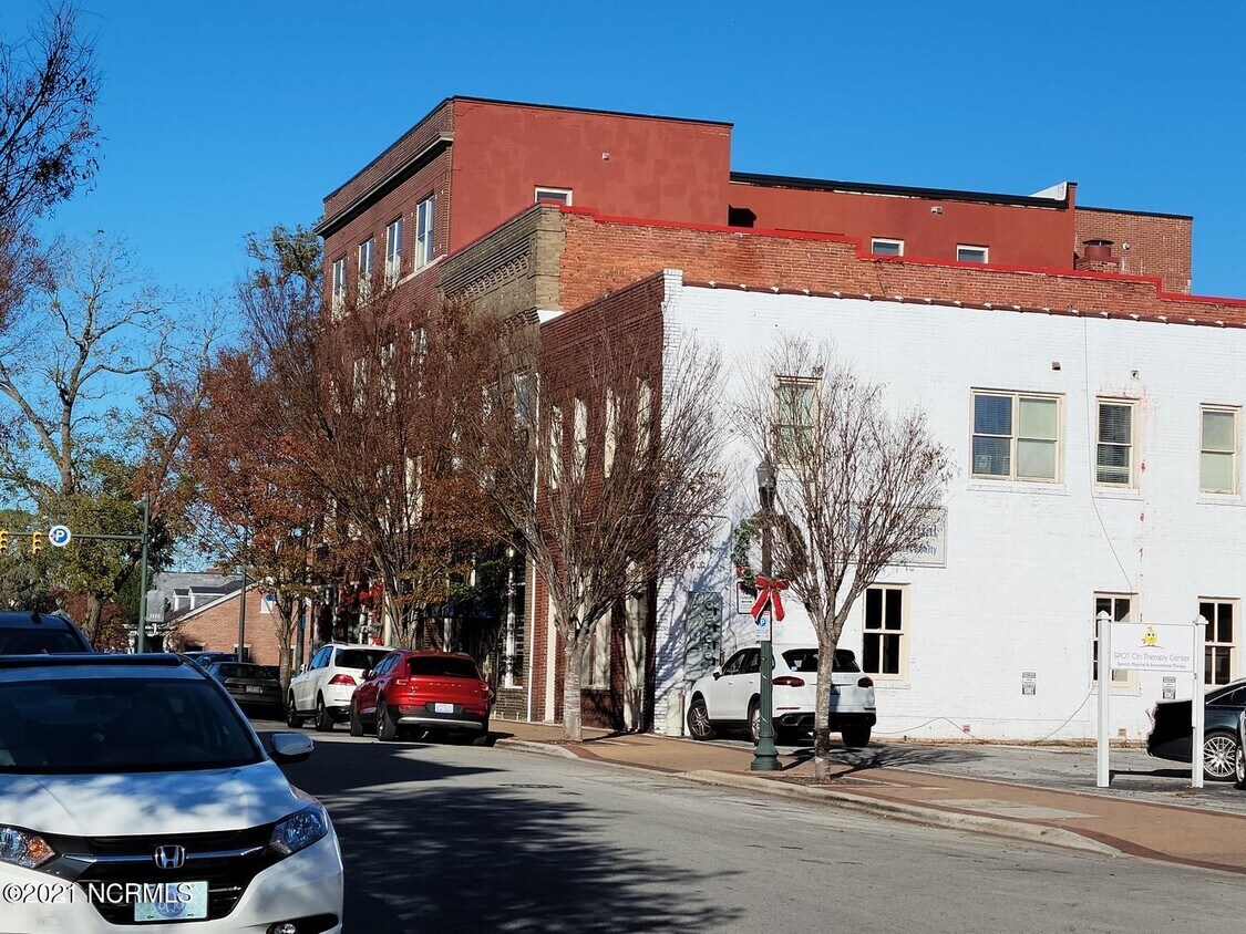 244 Craven St Unit B, New Bern, NC 28560 Condo for Rent in New Bern