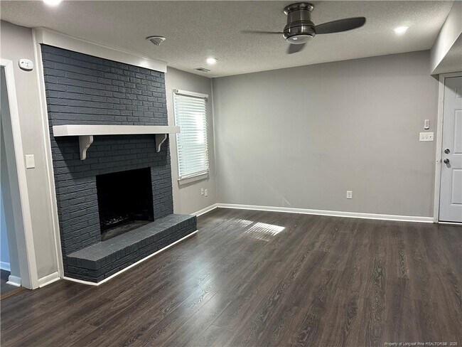 Foto del edificio - 5921 Lake Terrace Ct