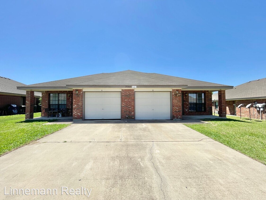 Primary Photo - 3 br, 2 bath House - 3102 B Dannen Court