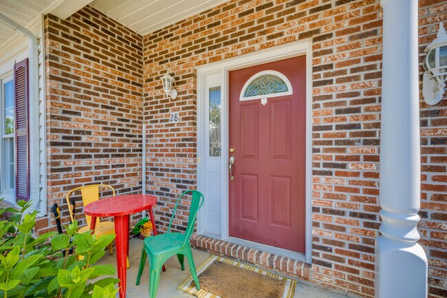 Foto del edificio - 28 Cherokee Ridge Ct