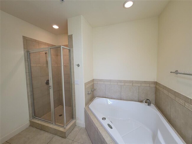 Building Photo - 2780 Bella Vista Dr