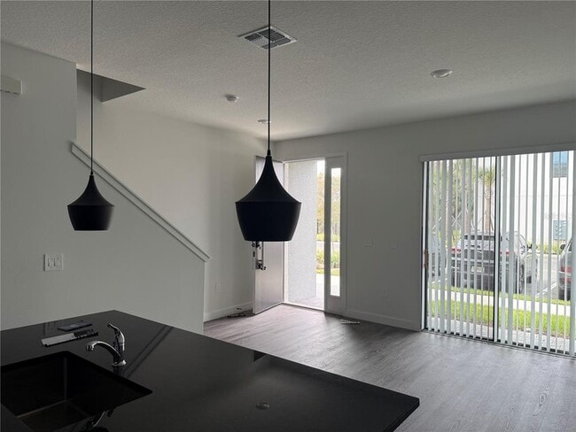 Foto del edificio - 3213 Energy Dr