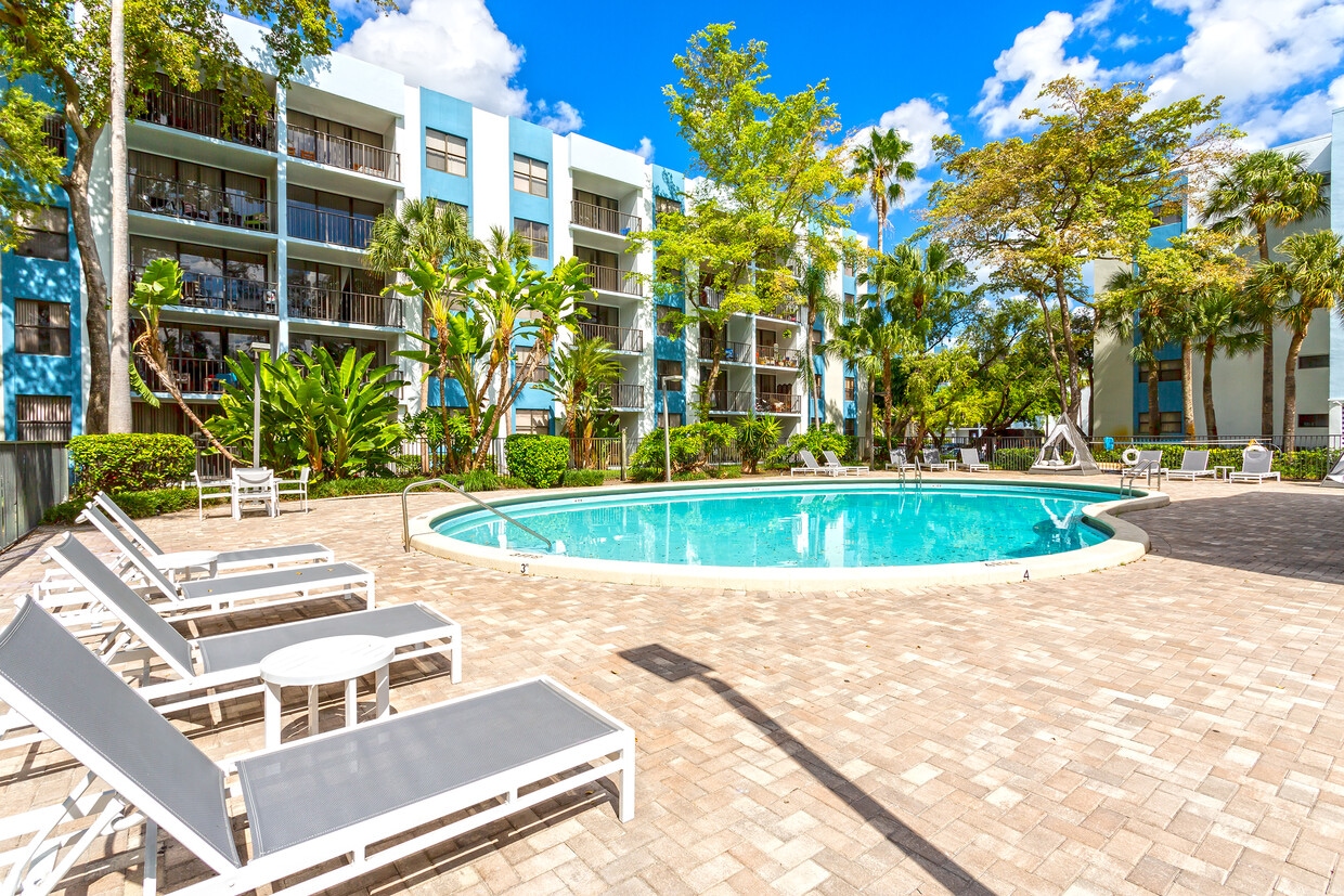 Primary Photo - Biscayne