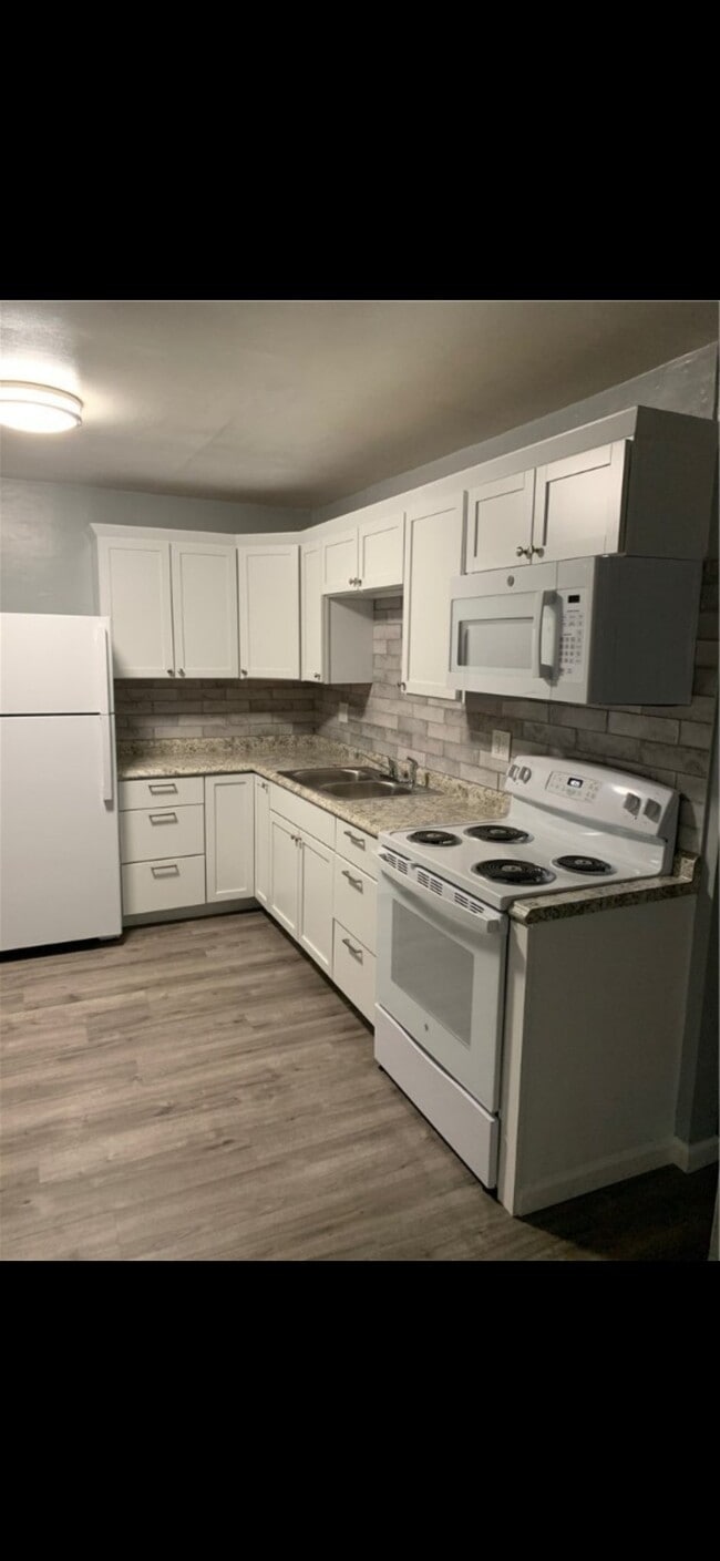 Building Photo - 346 Mt Vernon Dr