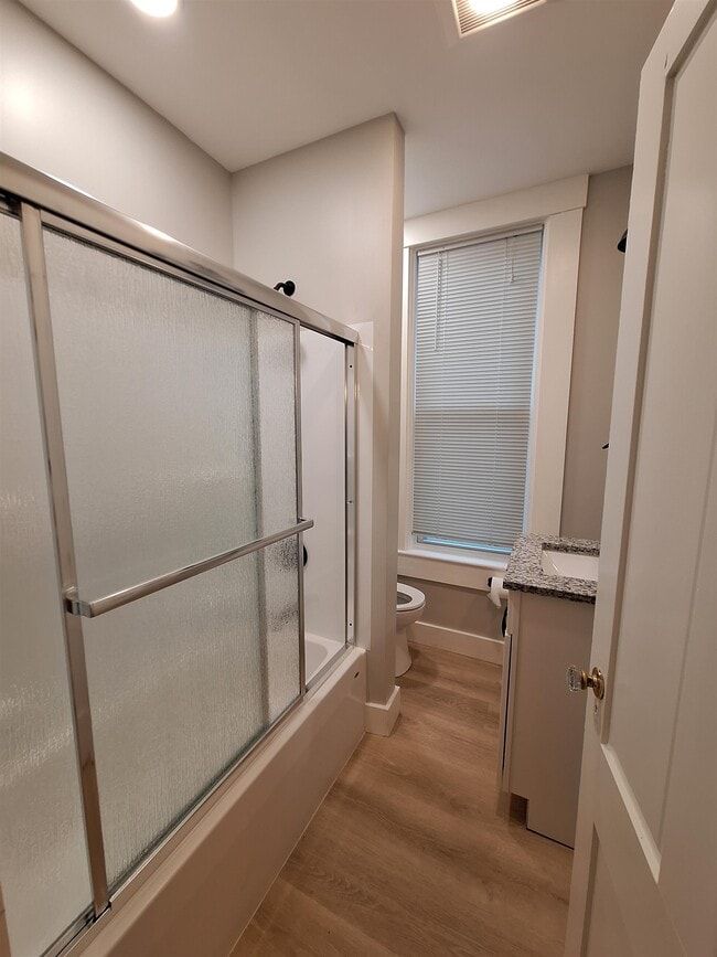 Building Photo - 1934 Elm St