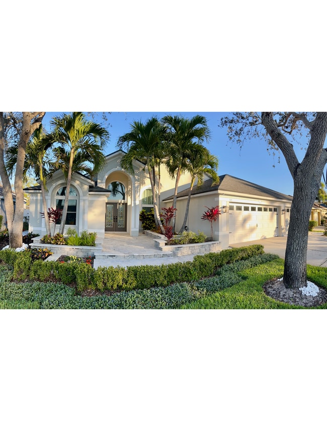 Building Photo - 515 Somerhill Dr NE