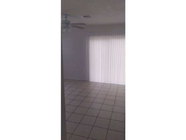 Building Photo - 730 SW Ranch Oak Blvd